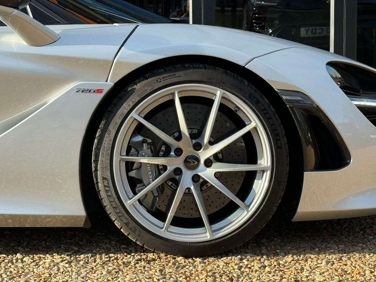 2019 MCLAREN 720S 2019 MCLAREN 720S