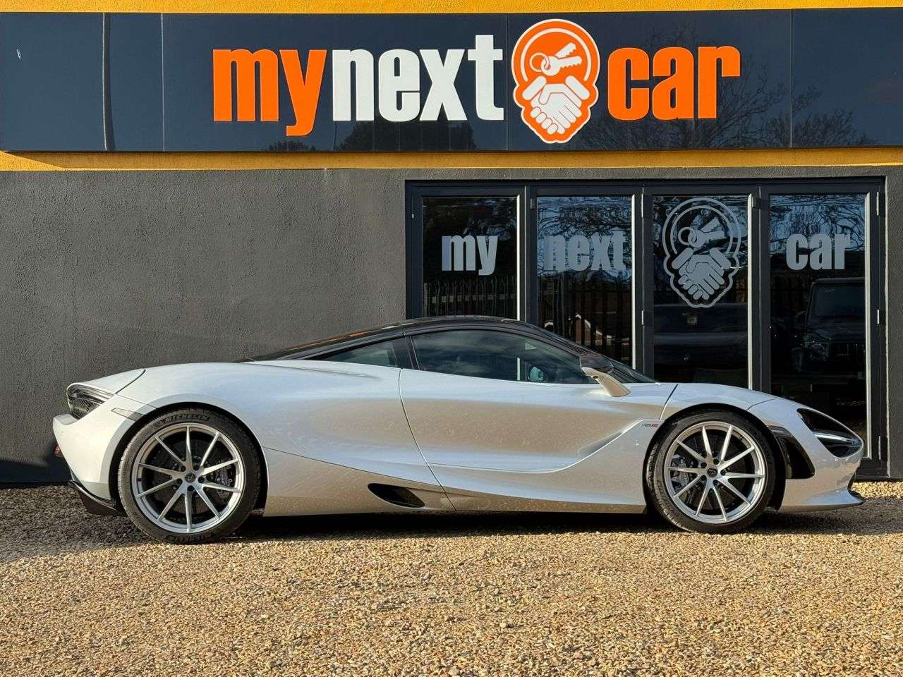 2019 MCLAREN 720S 2019 MCLAREN 720S