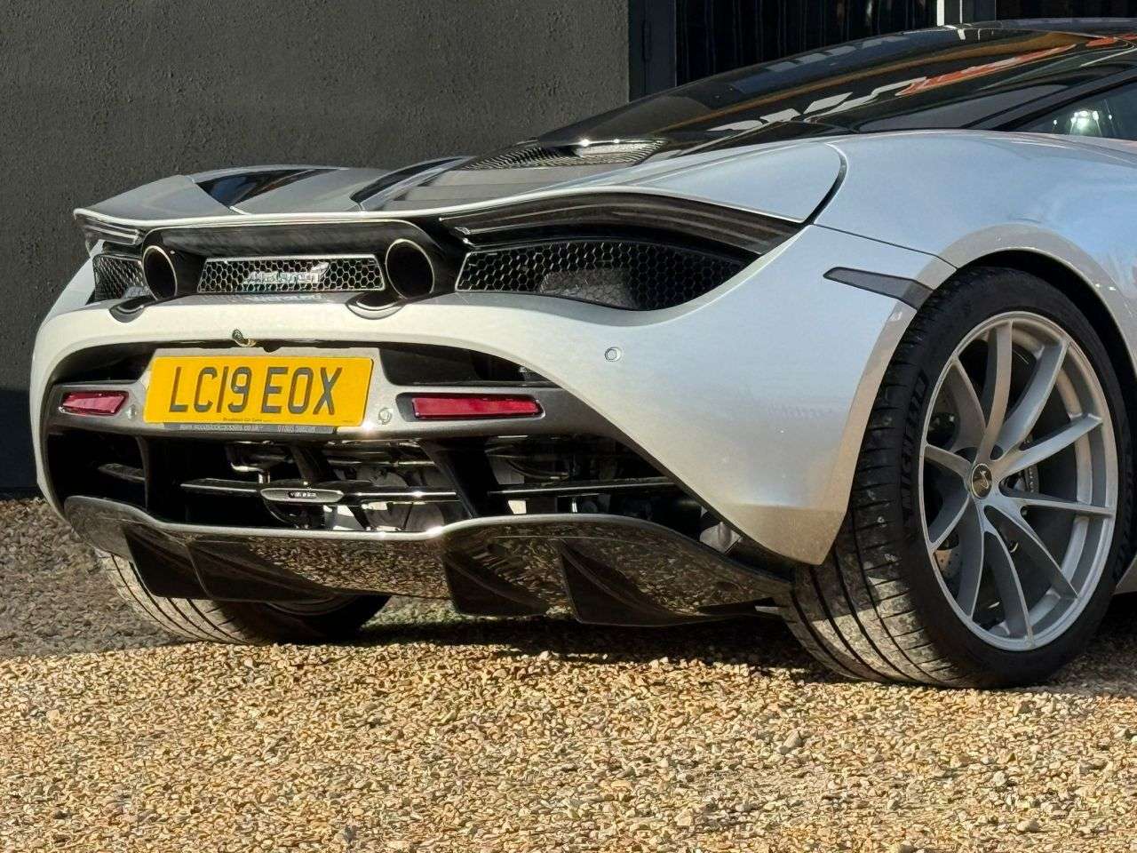 2019 MCLAREN 720S 2019 MCLAREN 720S