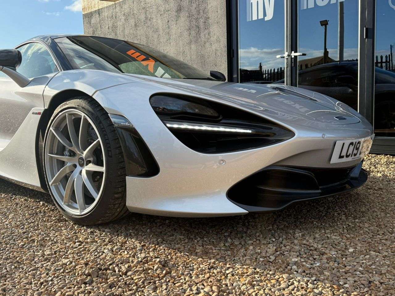 2019 MCLAREN 720S 2019 MCLAREN 720S