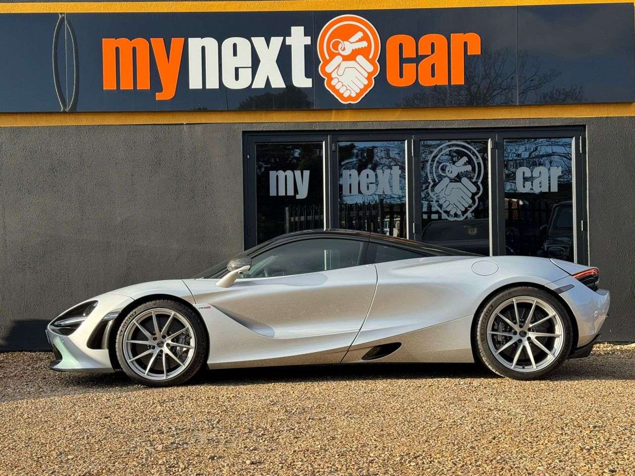 2019 MCLAREN 720S 2019 MCLAREN 720S