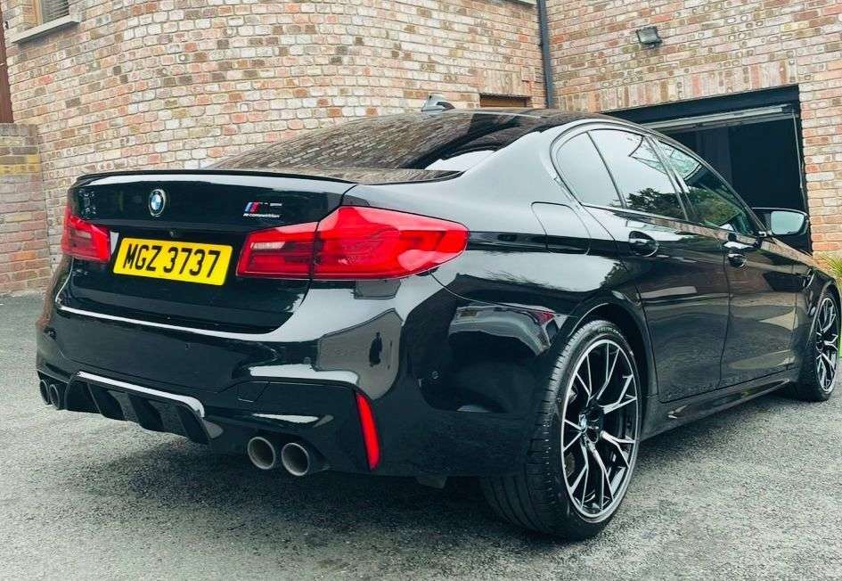 null BMW M5 null BMW M5