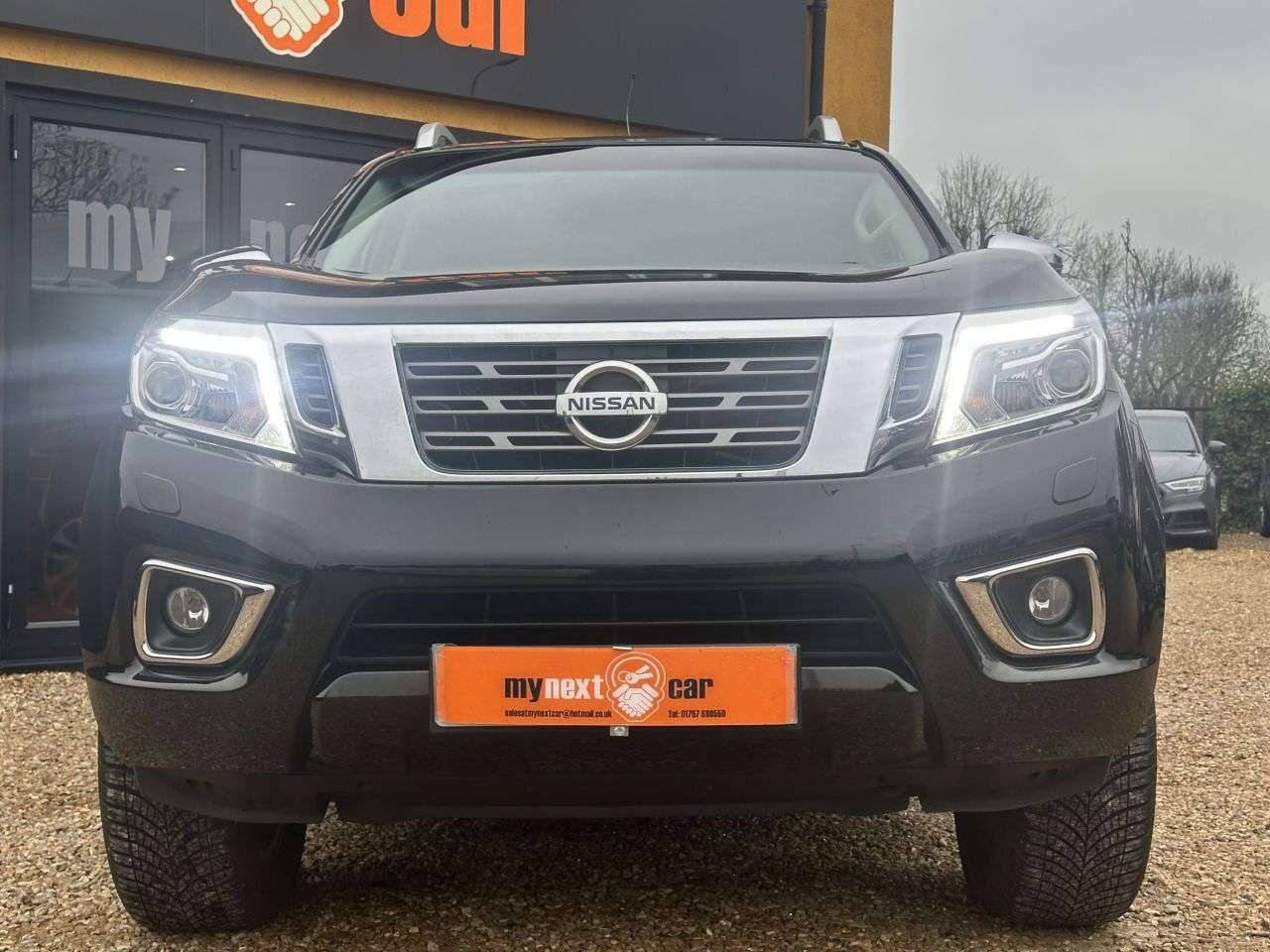 A 2016 NISSAN NAVARA 2.3 dCi Tekna Pickup Double Cab 4dr Diesel Manual 4WD Euro 6 (190 ps) FSH + A 2016 NISSAN NAVARA 2.3 dCi Tekna Pickup Double Cab 4dr Diesel Manual 4WD Euro 6 (190 ps) FSH +