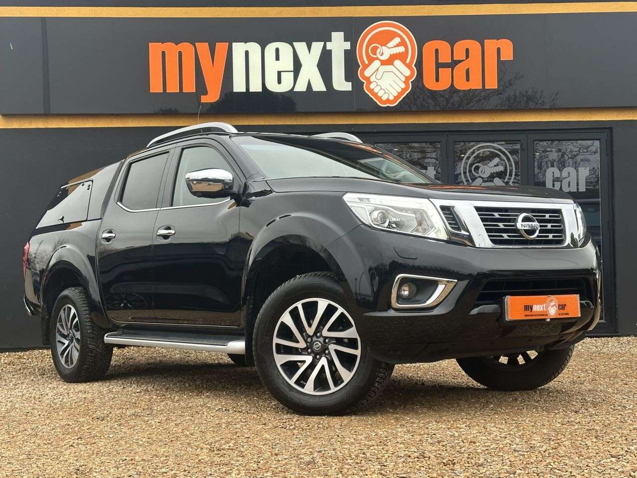 A 2016 NISSAN NAVARA 2.3 dCi Tekna Pickup Double Cab 4dr Diesel Manual 4WD Euro 6 (190 ps) FSH + A 2016 NISSAN NAVARA 2.3 dCi Tekna Pickup Double Cab 4dr Diesel Manual 4WD Euro 6 (190 ps) FSH +