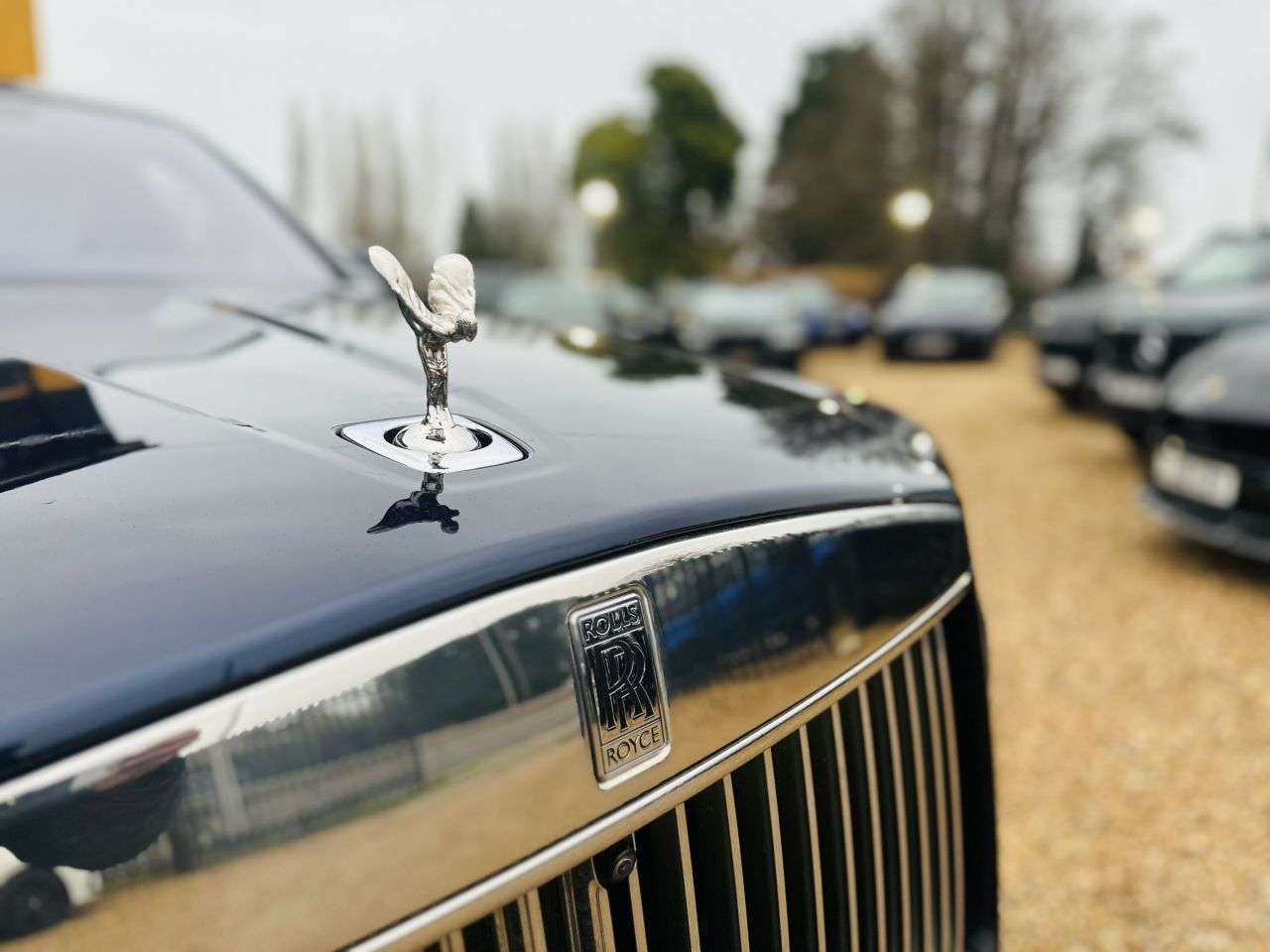 A null ROLLS-ROYCE CULLINAN SERIES II 6.75 V12 SUV 5dr Petrol Auto 4WD Euro 6 (571 ps) PICNIC TABLES/ RR MONOGRAM A null ROLLS-ROYCE CULLINAN SERIES II 6.75 V12 SUV 5dr Petrol Auto 4WD Euro 6 (571 ps) PICNIC TABLES/ RR MONOGRAM