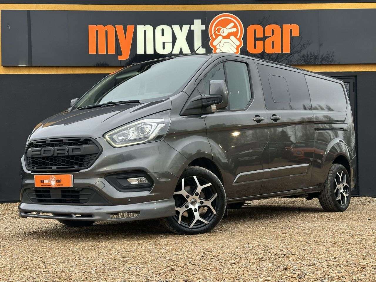 A 2018 FORD TRANSIT CUSTOM 2.0 320 EcoBlue Limited Crew Van Double Cab 5dr Diesel Auto L2 H1 Euro 6 (s A 2018 FORD TRANSIT CUSTOM 2.0 320 EcoBlue Limited Crew Van Double Cab 5dr Diesel Auto L2 H1 Euro 6 (s
