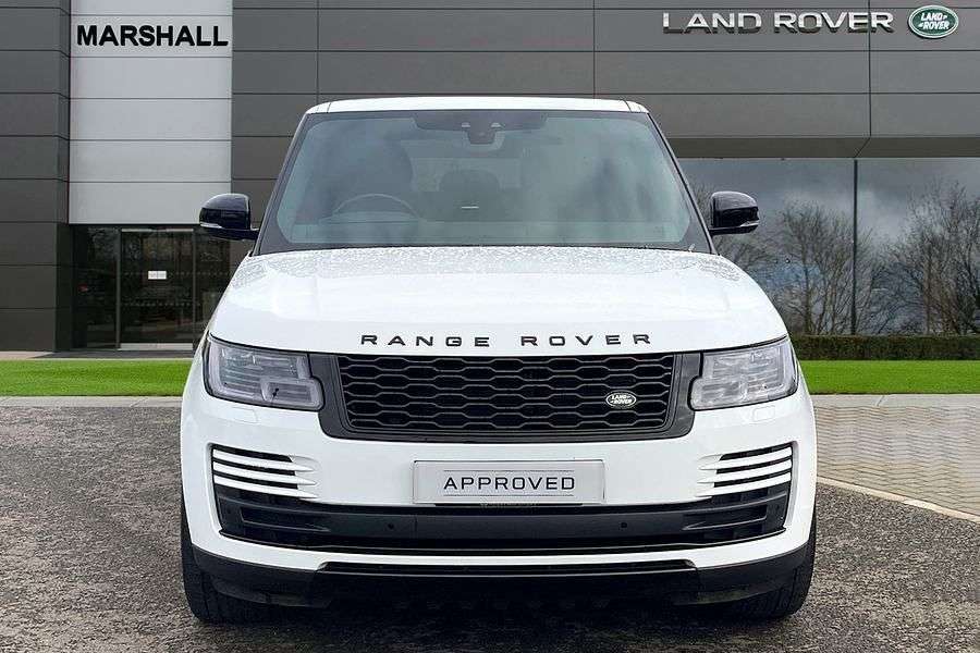 A 2018 LAND ROVER RANGE ROVER 3.0 SD V6 Vogue SE SUV 5dr Diesel Auto 4WD Euro 6 (s/s) (275 ps) FULL LAND A 2018 LAND ROVER RANGE ROVER 3.0 SD V6 Vogue SE SUV 5dr Diesel Auto 4WD Euro 6 (s/s) (275 ps) FULL LAND
