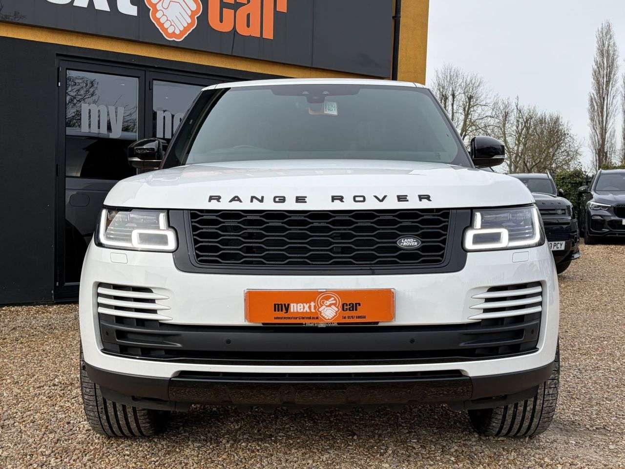 A 2018 LAND ROVER RANGE ROVER 3.0 SD V6 Vogue SE SUV 5dr Diesel Auto 4WD Euro 6 (s/s) (275 ps) FULL LAND A 2018 LAND ROVER RANGE ROVER 3.0 SD V6 Vogue SE SUV 5dr Diesel Auto 4WD Euro 6 (s/s) (275 ps) FULL LAND