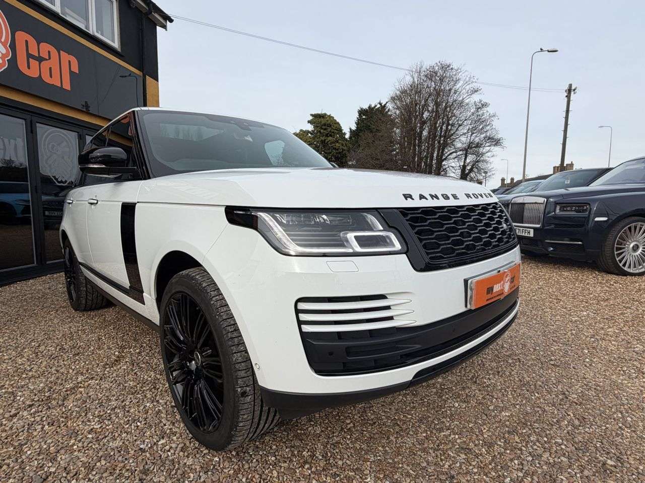 A 2018 LAND ROVER RANGE ROVER 3.0 SD V6 Vogue SE SUV 5dr Diesel Auto 4WD Euro 6 (s/s) (275 ps) FULL LAND A 2018 LAND ROVER RANGE ROVER 3.0 SD V6 Vogue SE SUV 5dr Diesel Auto 4WD Euro 6 (s/s) (275 ps) FULL LAND