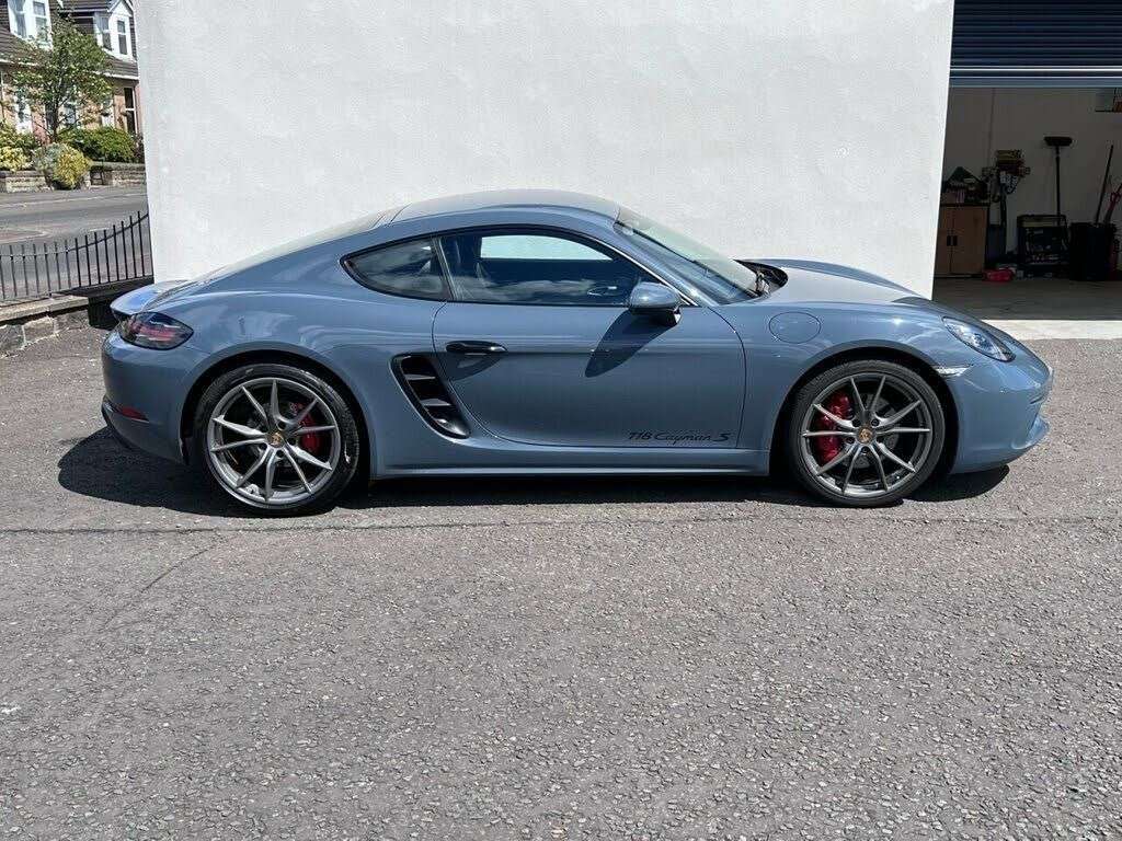A 2017 PORSCHE 718 CAYMAN 2.5T S Coupe 2dr Petrol PDK Euro 6 (s/s) (350 ps) Rear-View Camera +GT stee A 2017 PORSCHE 718 CAYMAN 2.5T S Coupe 2dr Petrol PDK Euro 6 (s/s) (350 ps) Rear-View Camera +GT stee