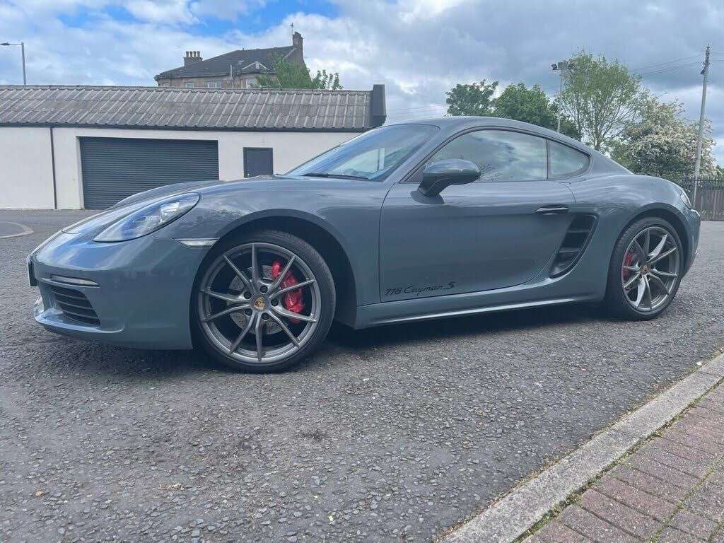 A 2017 PORSCHE 718 CAYMAN 2.5T S Coupe 2dr Petrol PDK Euro 6 (s/s) (350 ps) Rear-View Camera +GT stee A 2017 PORSCHE 718 CAYMAN 2.5T S Coupe 2dr Petrol PDK Euro 6 (s/s) (350 ps) Rear-View Camera +GT stee