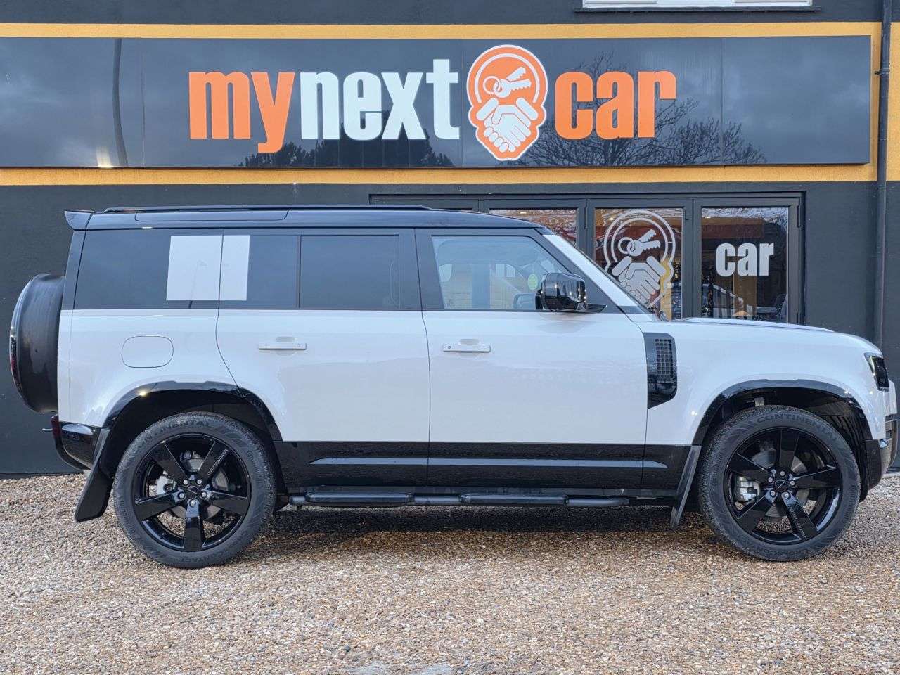 A 2025 LAND ROVER DEFENDER 3.0 D250 MHEV X-Dynamic HSE SUV 5dr Diesel Auto 4WD Euro 6 (s/s) (249 ps) F A 2025 LAND ROVER DEFENDER 3.0 D250 MHEV X-Dynamic HSE SUV 5dr Diesel Auto 4WD Euro 6 (s/s) (249 ps) F