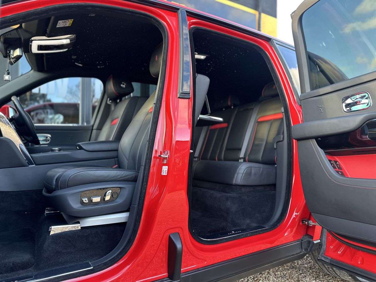 2022 ROLLS-ROYCE CULLINAN 2022 ROLLS-ROYCE CULLINAN