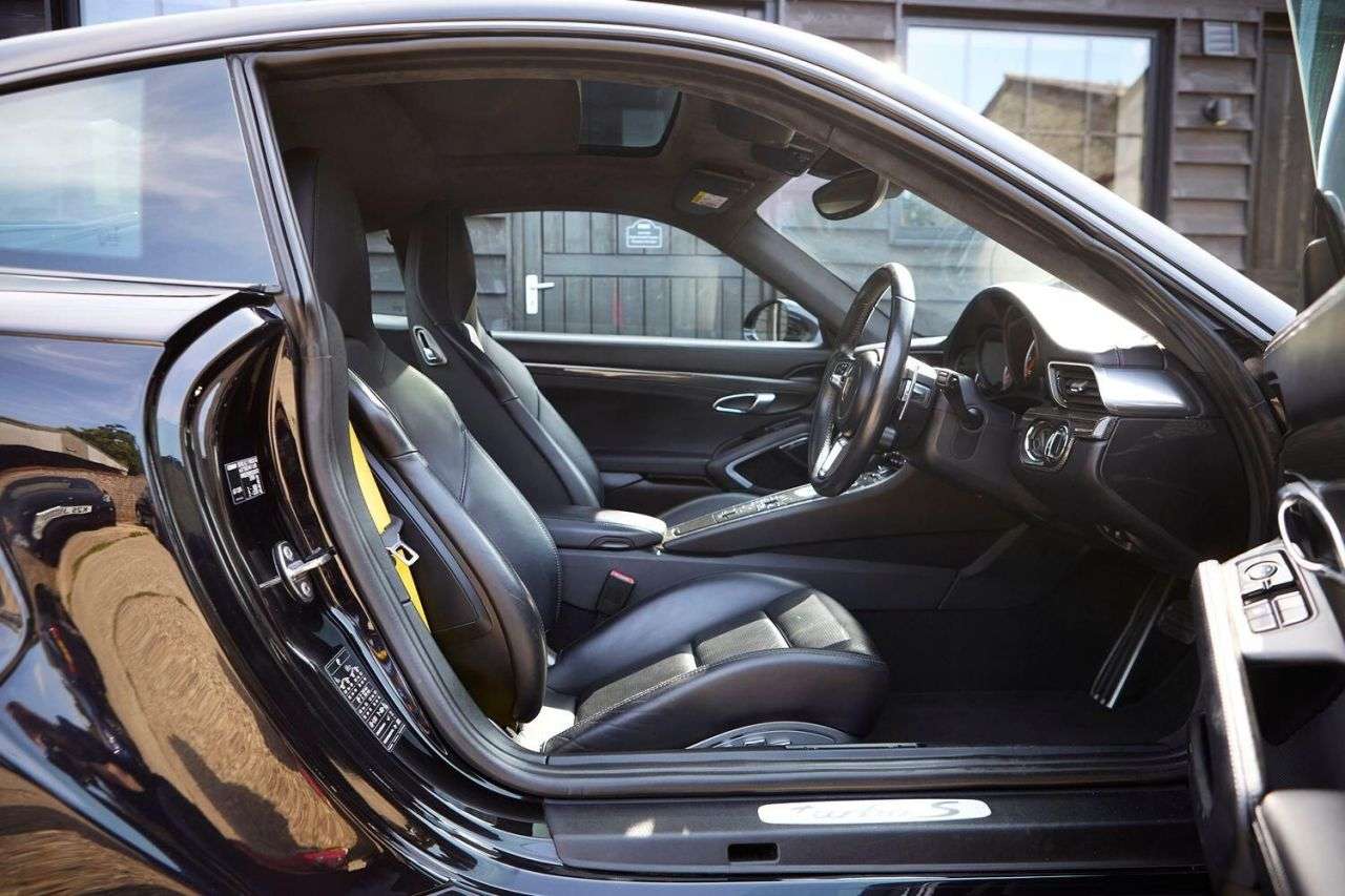 2016 PORSCHE 911 2016 PORSCHE 911