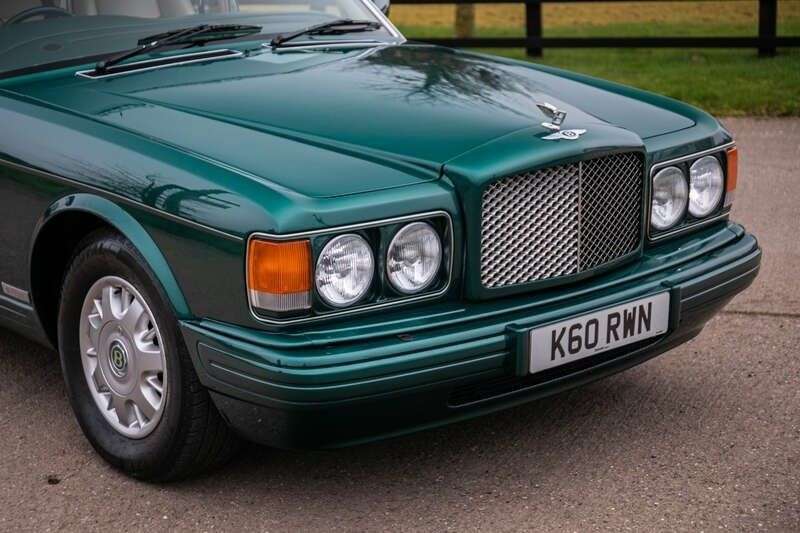 A 1996 BENTLEY BROOKLANDS 6.8 Saloon 4dr Petrol Automatic (409 g/km, 300 bhp) Only 33k FSH/ 14 Servic A 1996 BENTLEY BROOKLANDS 6.8 Saloon 4dr Petrol Automatic (409 g/km, 300 bhp) Only 33k FSH/ 14 Servic