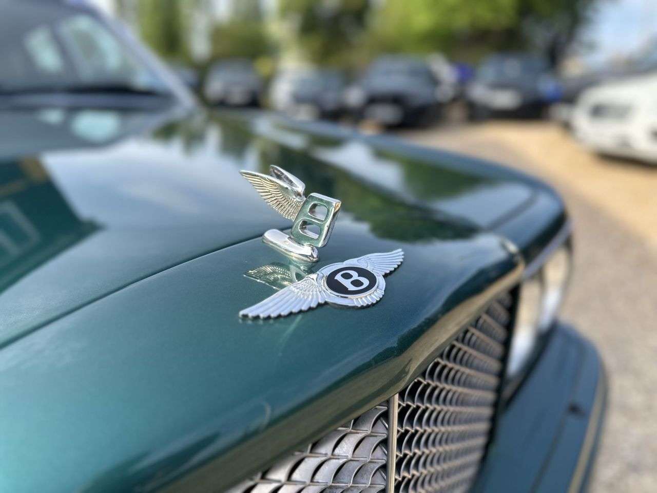 A 1996 BENTLEY BROOKLANDS 6.8 Saloon 4dr Petrol Automatic (409 g/km, 300 bhp) Only 33k FSH/ 14 Servic A 1996 BENTLEY BROOKLANDS 6.8 Saloon 4dr Petrol Automatic (409 g/km, 300 bhp) Only 33k FSH/ 14 Servic