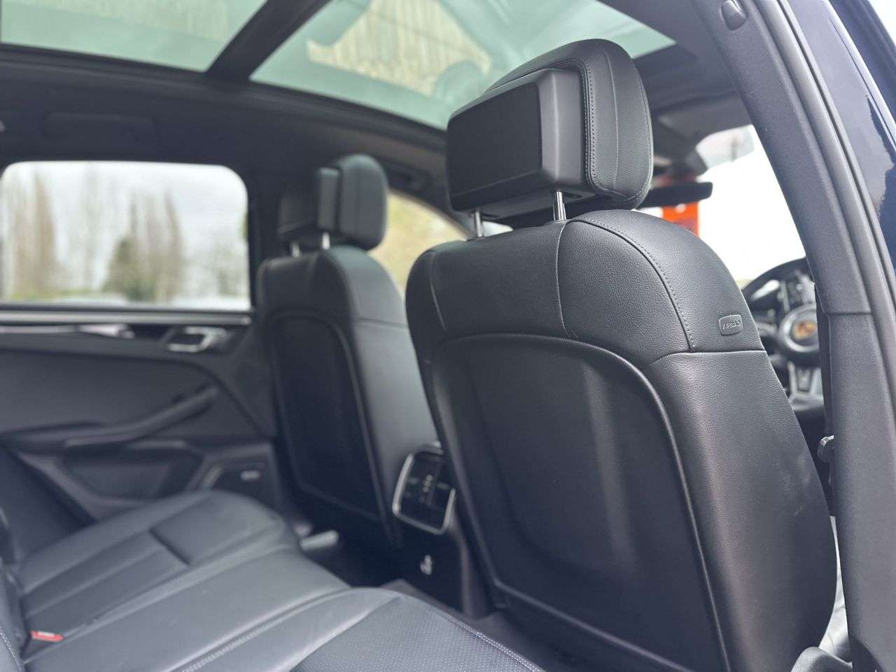 2022 PORSCHE MACAN 2022 PORSCHE MACAN