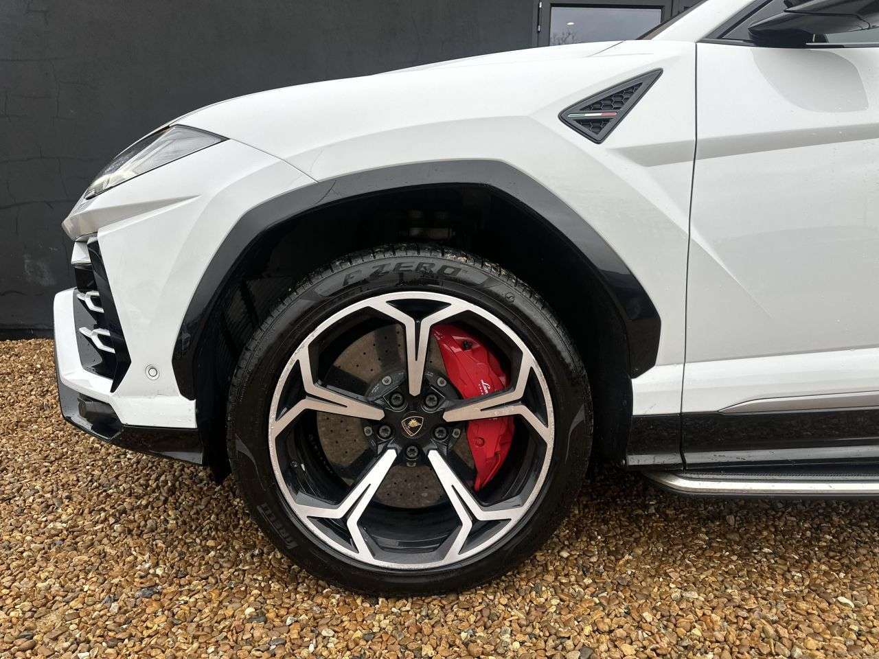 2018 LAMBORGHINI URUS 2018 LAMBORGHINI URUS