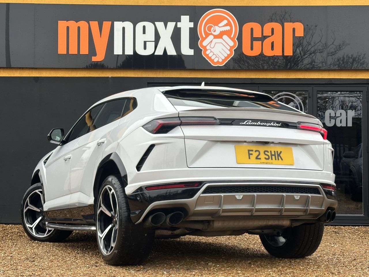 2018 LAMBORGHINI URUS 2018 LAMBORGHINI URUS