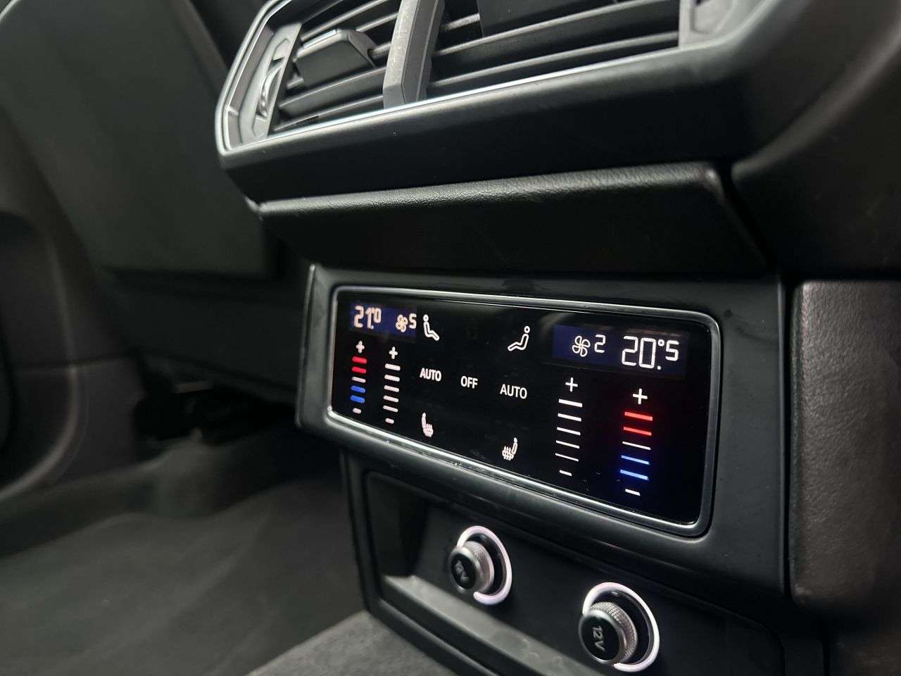 2018 LAMBORGHINI URUS 2018 LAMBORGHINI URUS