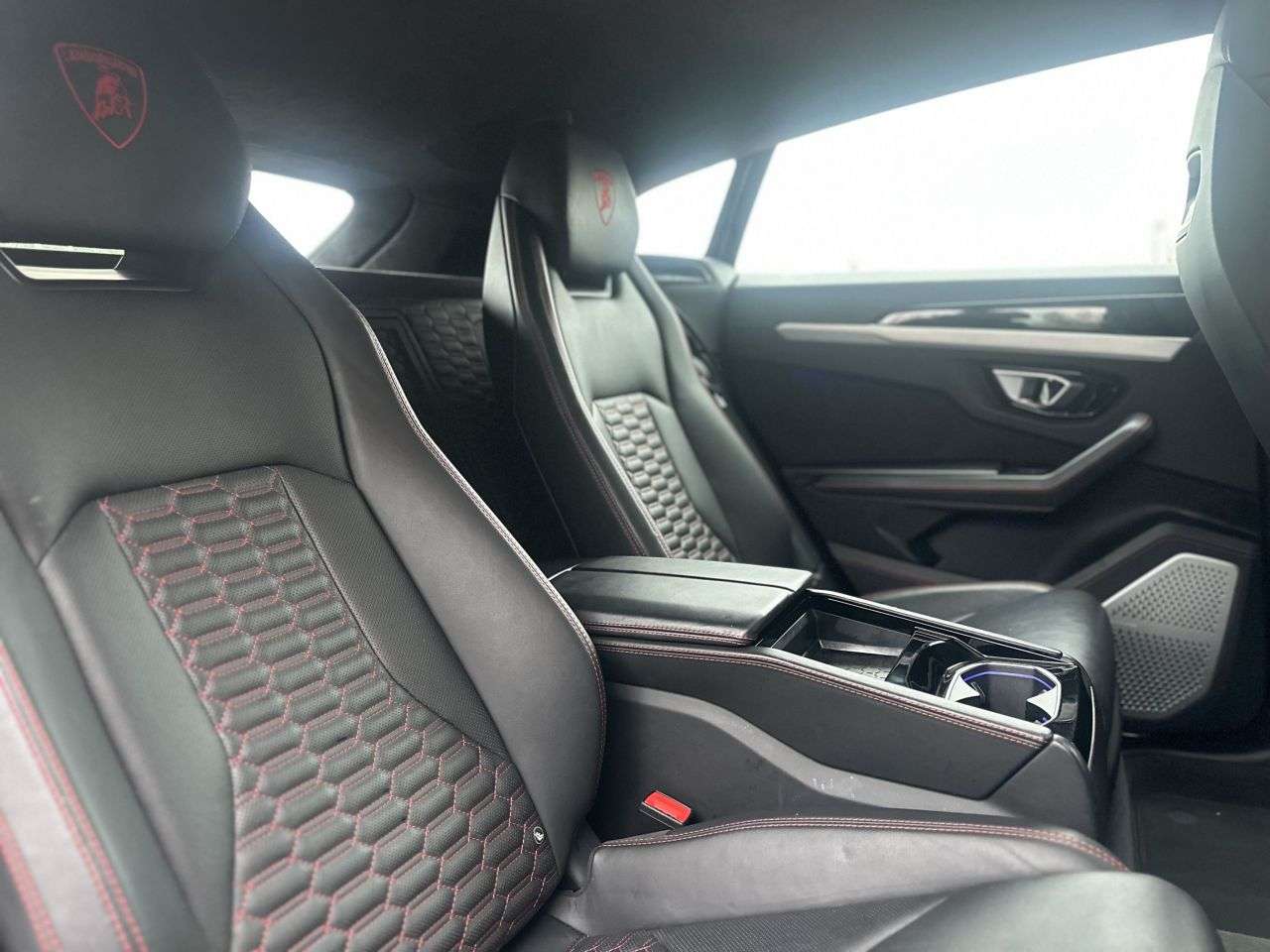 2018 LAMBORGHINI URUS 2018 LAMBORGHINI URUS