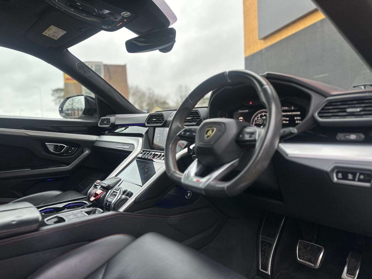 2018 LAMBORGHINI URUS 2018 LAMBORGHINI URUS