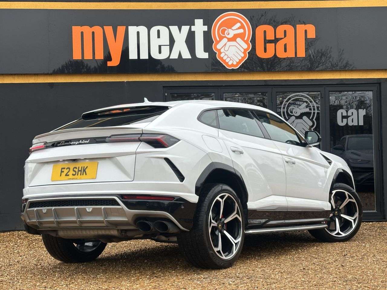 2018 LAMBORGHINI URUS 2018 LAMBORGHINI URUS