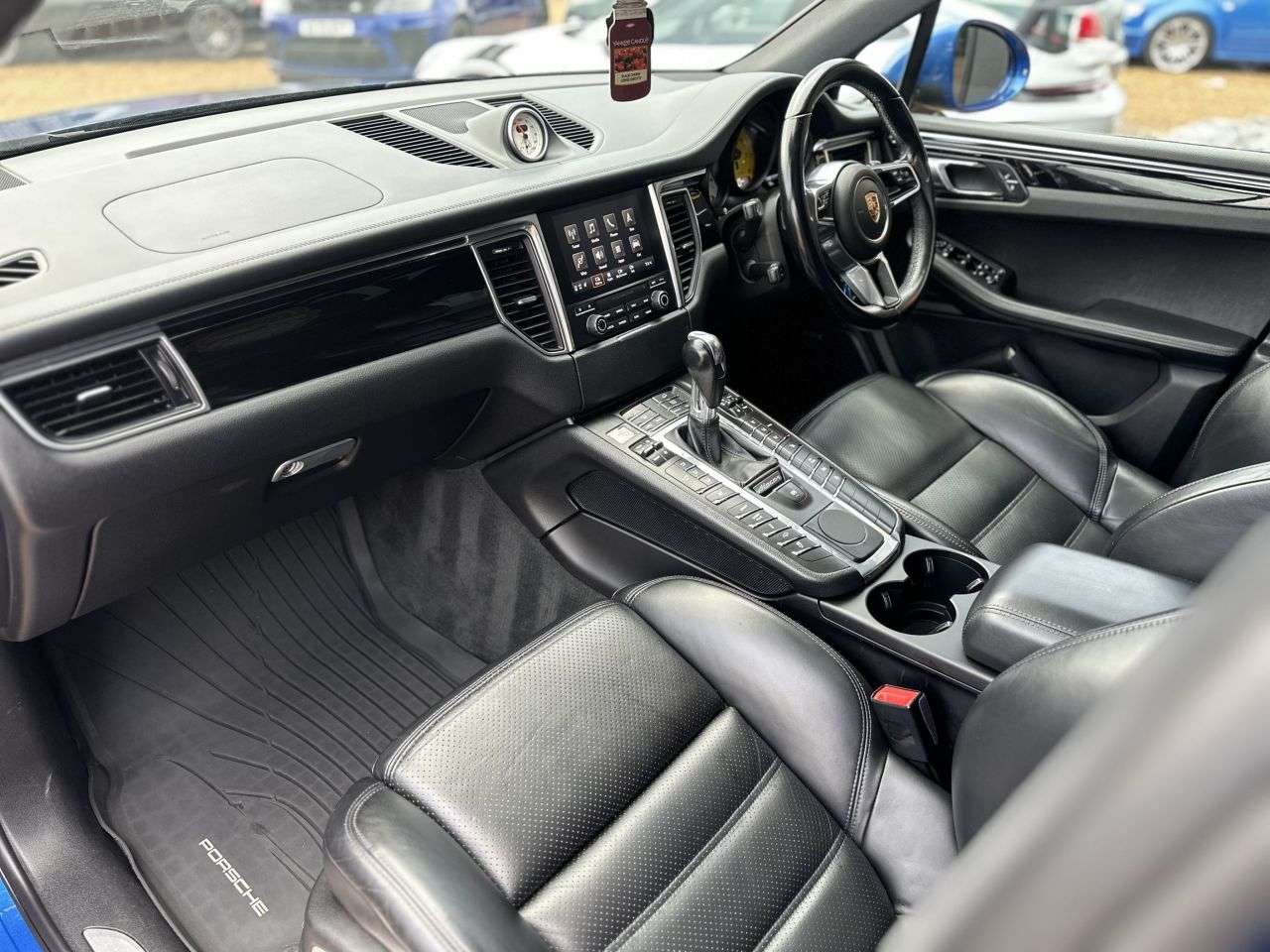 2017 PORSCHE MACAN 2017 PORSCHE MACAN