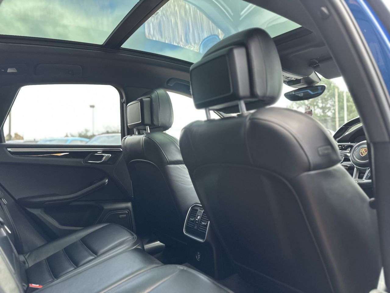 2017 PORSCHE MACAN 2017 PORSCHE MACAN