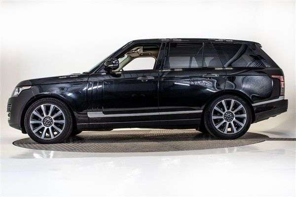 A 2015 LAND ROVER RANGE ROVER 3.0 TD V6 Autobiography SUV 5dr Diesel Auto 4WD Euro 6 (s/s) (258 ps) HUGH A 2015 LAND ROVER RANGE ROVER 3.0 TD V6 Autobiography SUV 5dr Diesel Auto 4WD Euro 6 (s/s) (258 ps) HUGH
