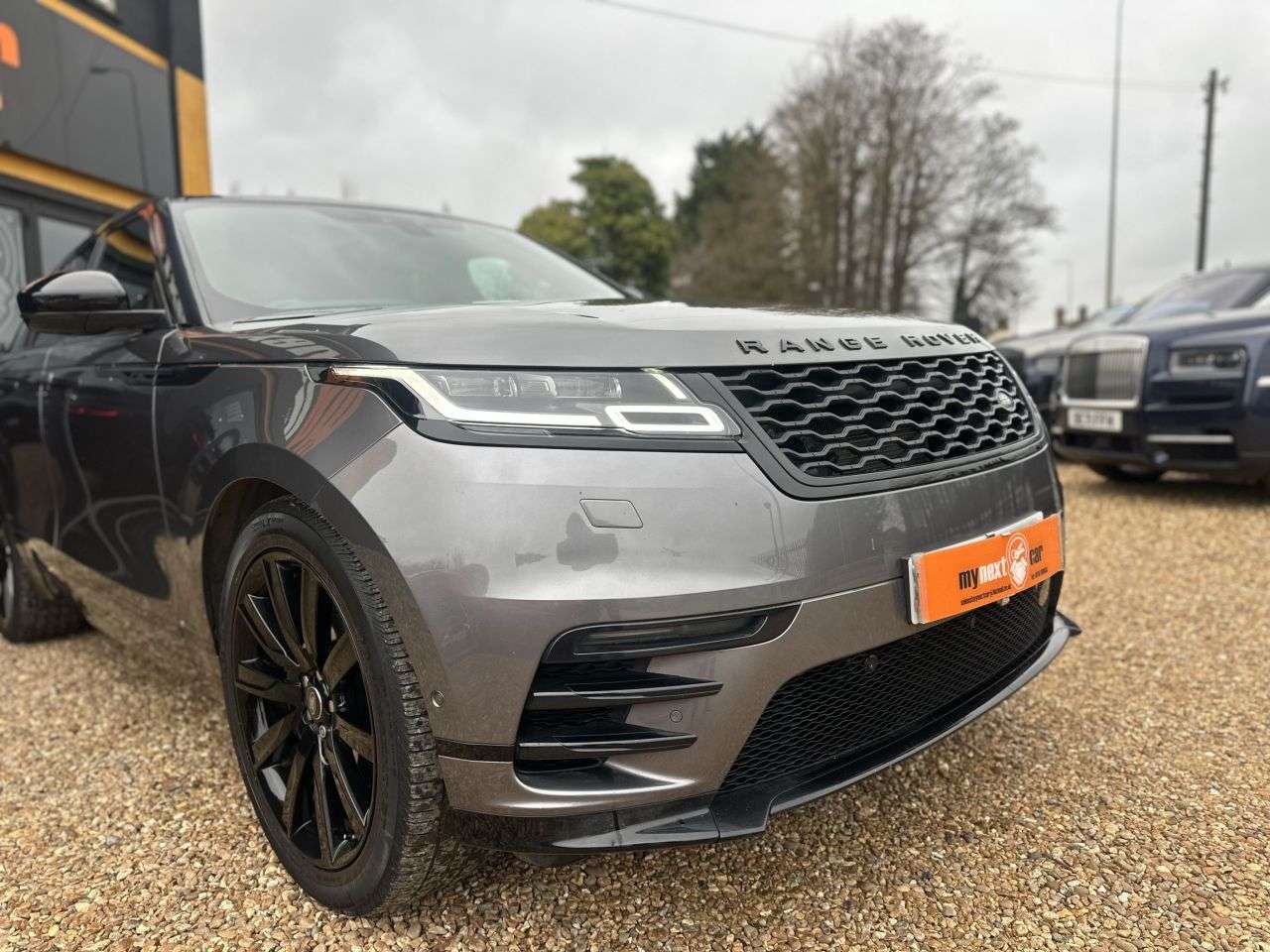 A 2018 LAND ROVER RANGE ROVER VELAR 3.0 SD6 V6 R-Dynamic HSE SUV 5dr Diesel Auto 4WD Euro 6 (s/s) (300 ps) FULL A 2018 LAND ROVER RANGE ROVER VELAR 3.0 SD6 V6 R-Dynamic HSE SUV 5dr Diesel Auto 4WD Euro 6 (s/s) (300 ps) FULL