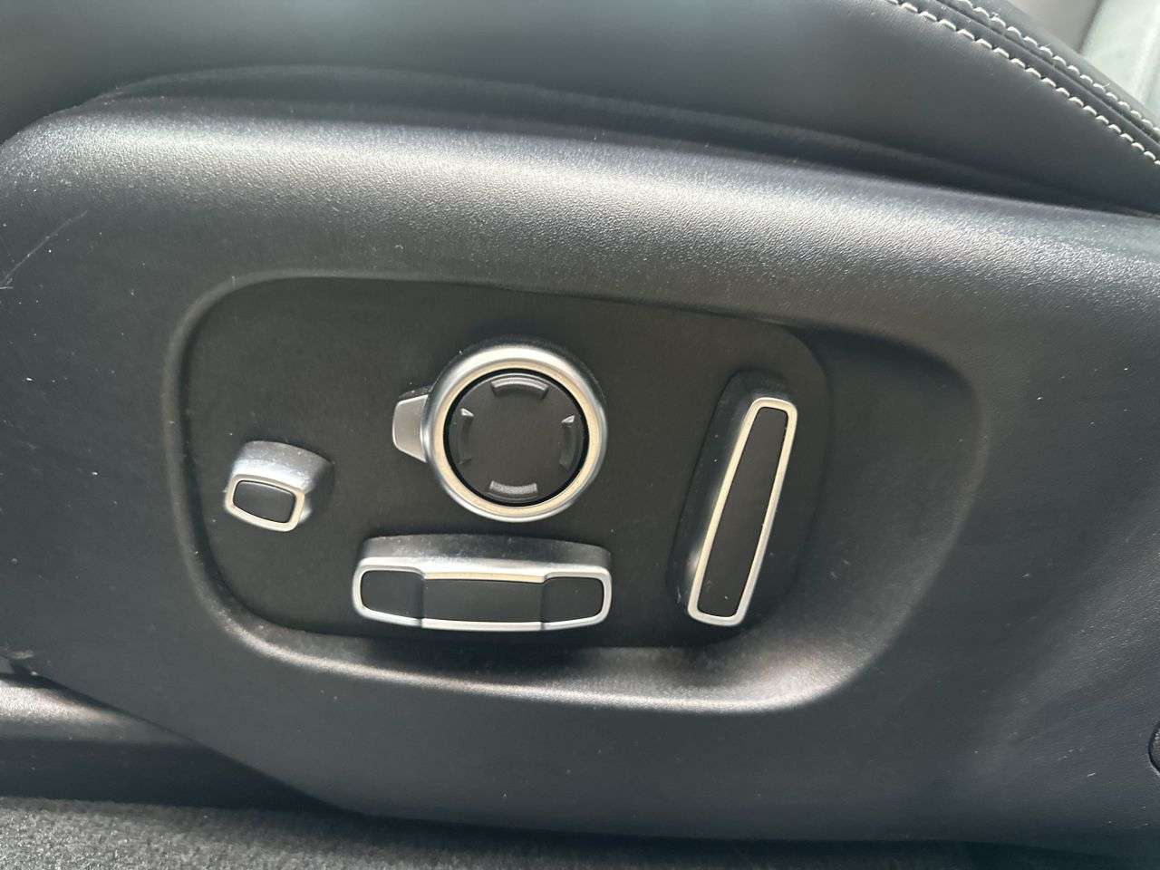 2018 LAND ROVER RANGE ROVER VELAR 2018 LAND ROVER RANGE ROVER VELAR