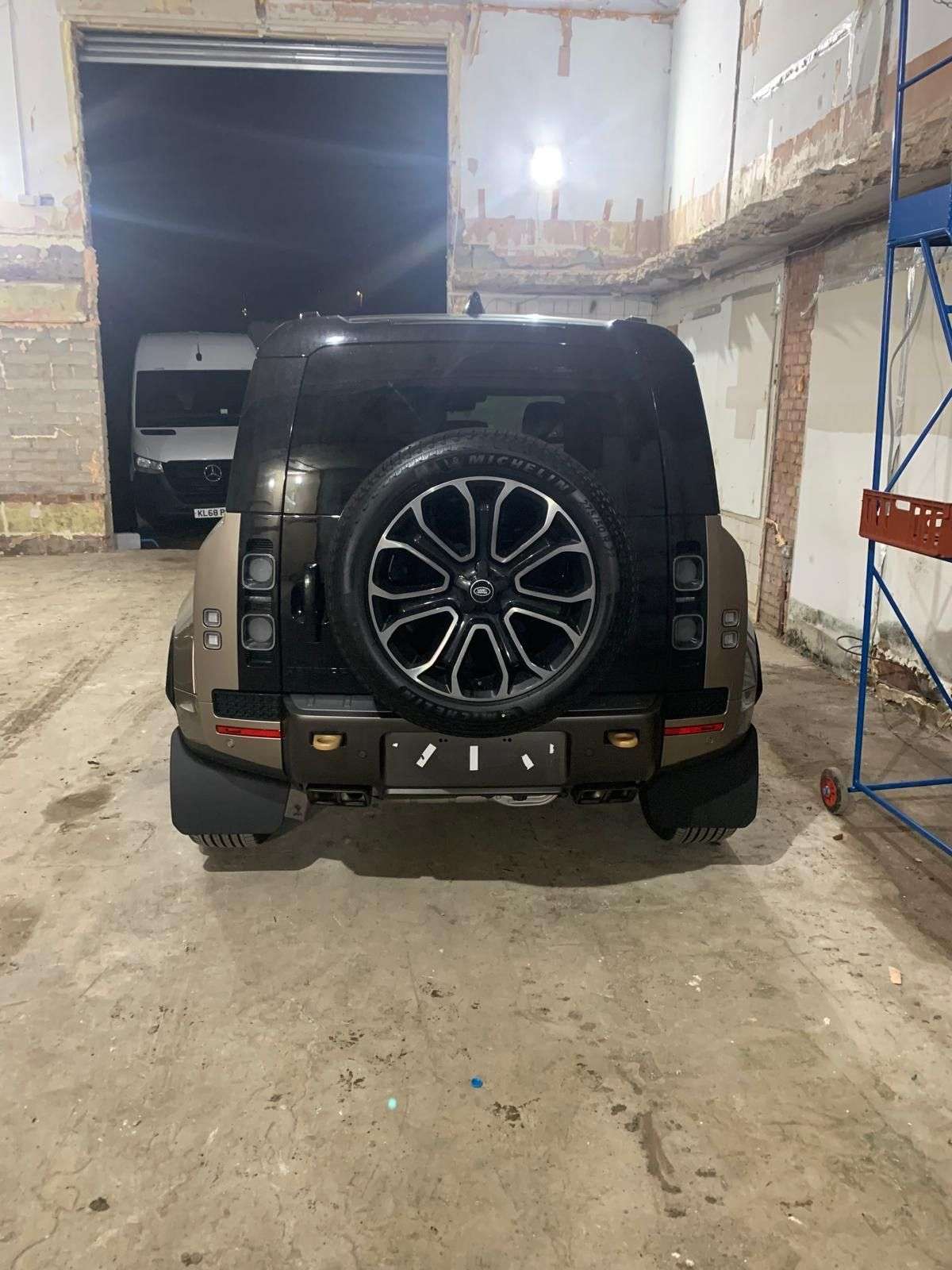 A 2025 LAND ROVER DEFENDER 4.4P V8 MHEV OCTA SUV 5dr Petrol Auto 4WD Euro 6 (s/s) (635 ps) HUGE SPEC/ A 2025 LAND ROVER DEFENDER 4.4P V8 MHEV OCTA SUV 5dr Petrol Auto 4WD Euro 6 (s/s) (635 ps) HUGE SPEC/