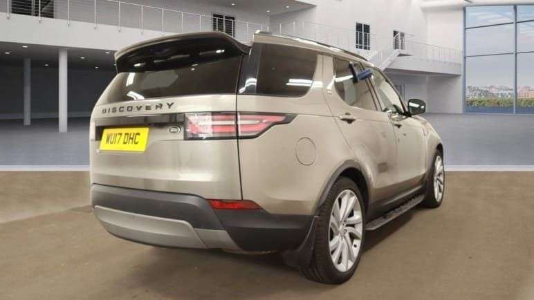 A 0 LAND ROVER DISCOVERY 3.0 TD V6 First Edition SUV 5dr Diesel Auto 4WD Euro 6 (s/s) (258 ps) * DEL A 0 LAND ROVER DISCOVERY 3.0 TD V6 First Edition SUV 5dr Diesel Auto 4WD Euro 6 (s/s) (258 ps) * DEL