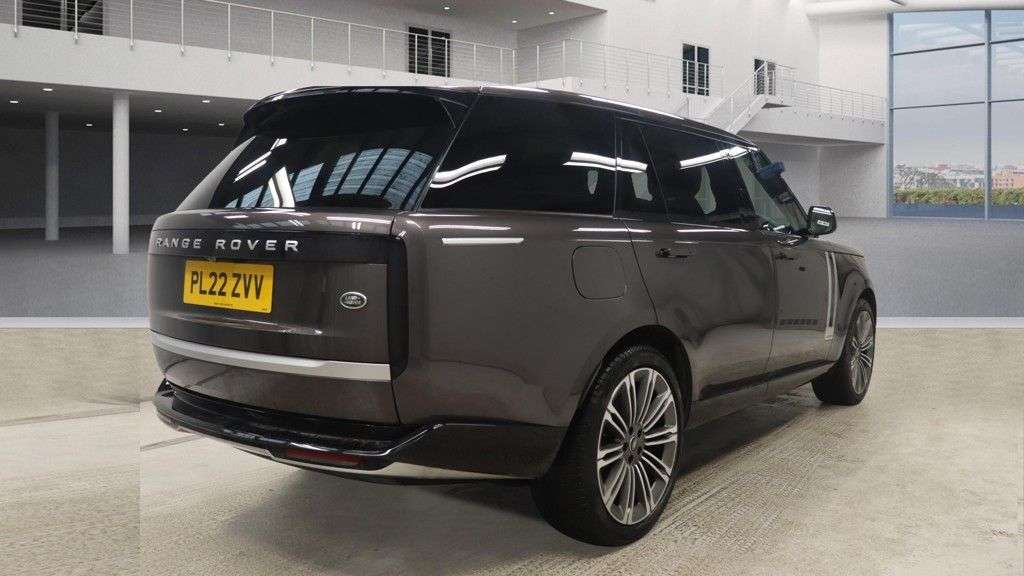 A 2022 LAND ROVER RANGE ROVER 3.0 D350 MHEV Autobiography SUV 5dr Diesel Auto 4WD Euro 6 (s/s) (LWB, 7Sea A 2022 LAND ROVER RANGE ROVER 3.0 D350 MHEV Autobiography SUV 5dr Diesel Auto 4WD Euro 6 (s/s) (LWB, 7Sea