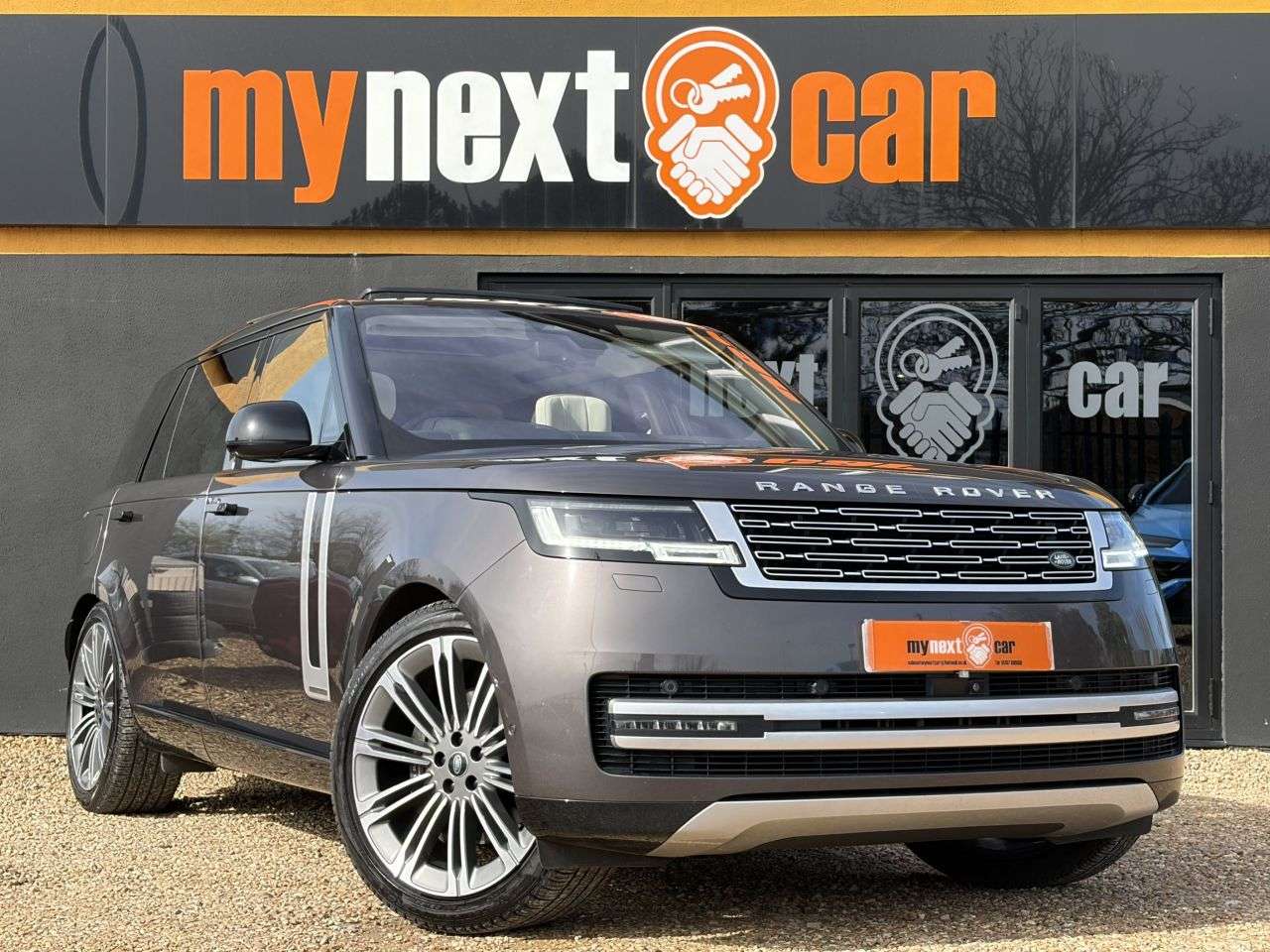 A 2022 LAND ROVER RANGE ROVER 3.0 D350 MHEV Autobiography SUV 5dr Diesel Auto 4WD Euro 6 (s/s) (LWB, 7Sea A 2022 LAND ROVER RANGE ROVER 3.0 D350 MHEV Autobiography SUV 5dr Diesel Auto 4WD Euro 6 (s/s) (LWB, 7Sea