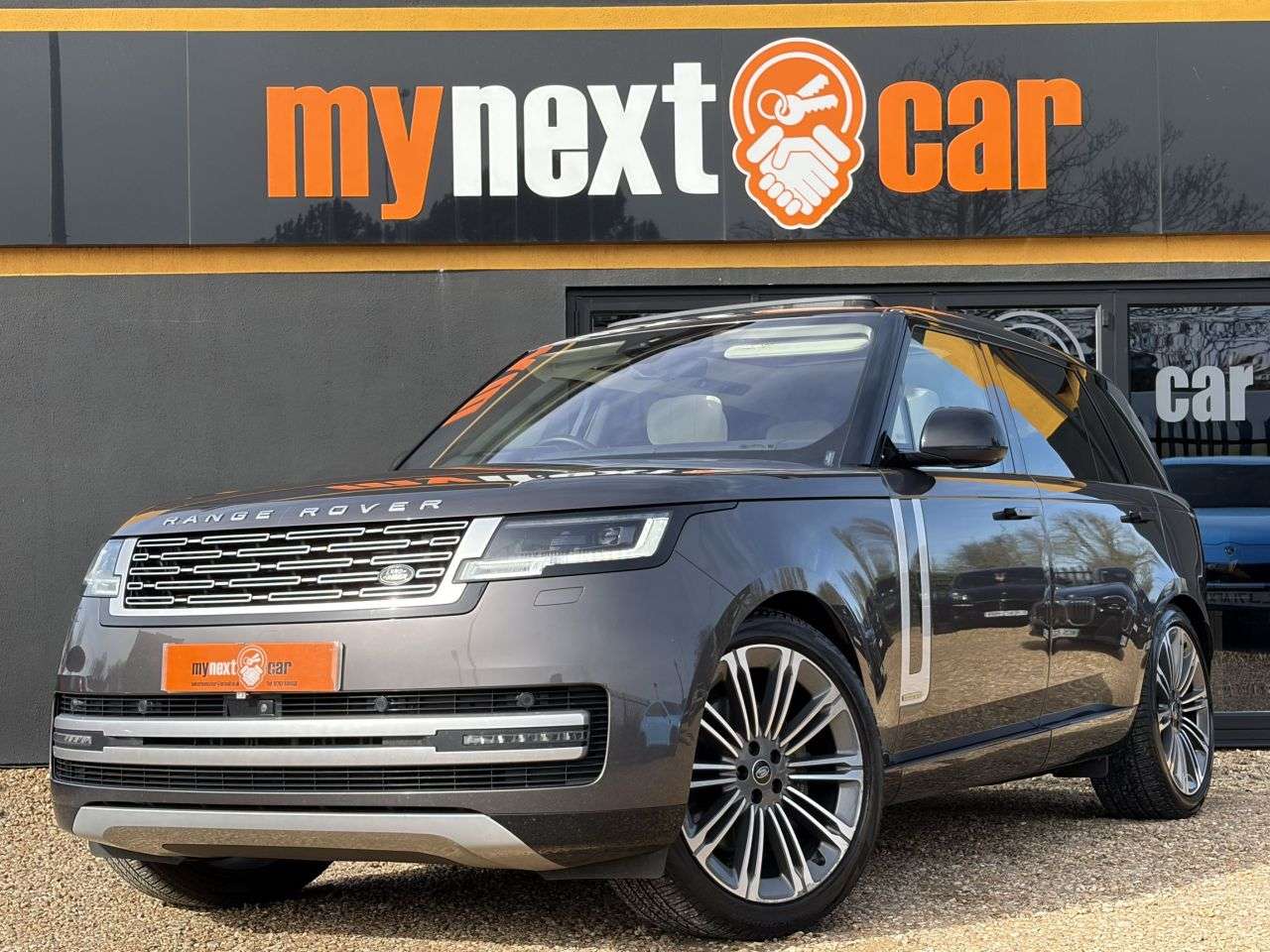 A 2022 LAND ROVER RANGE ROVER 3.0 D350 MHEV Autobiography SUV 5dr Diesel Auto 4WD Euro 6 (s/s) (LWB, 7Sea A 2022 LAND ROVER RANGE ROVER 3.0 D350 MHEV Autobiography SUV 5dr Diesel Auto 4WD Euro 6 (s/s) (LWB, 7Sea
