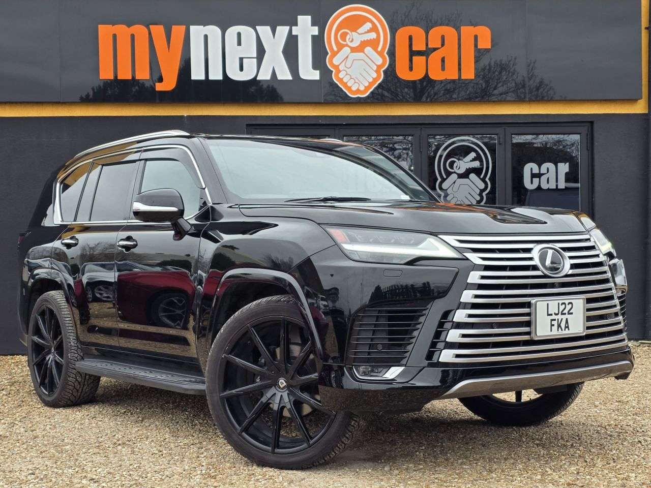 A 2022 LEXUS LX LX 600 3.5 5dr Adaptive Air Suspension/ Apple Car A 2022 LEXUS LX LX 600 3.5 5dr Adaptive Air Suspension/ Apple Car