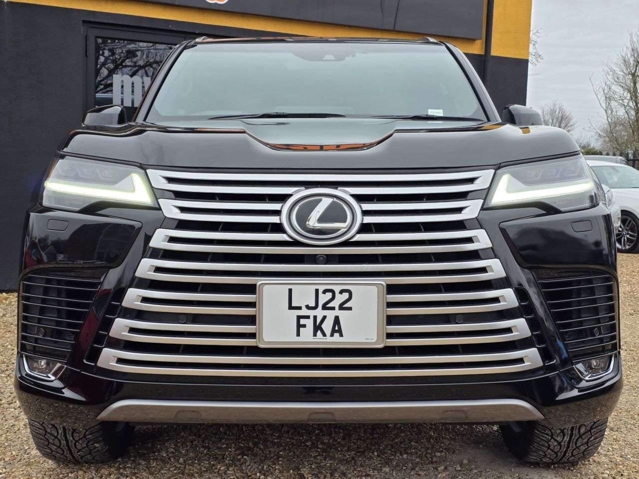 A 2022 LEXUS LX LX 600 3.5 5dr Adaptive Air Suspension/ Apple Car A 2022 LEXUS LX LX 600 3.5 5dr Adaptive Air Suspension/ Apple Car