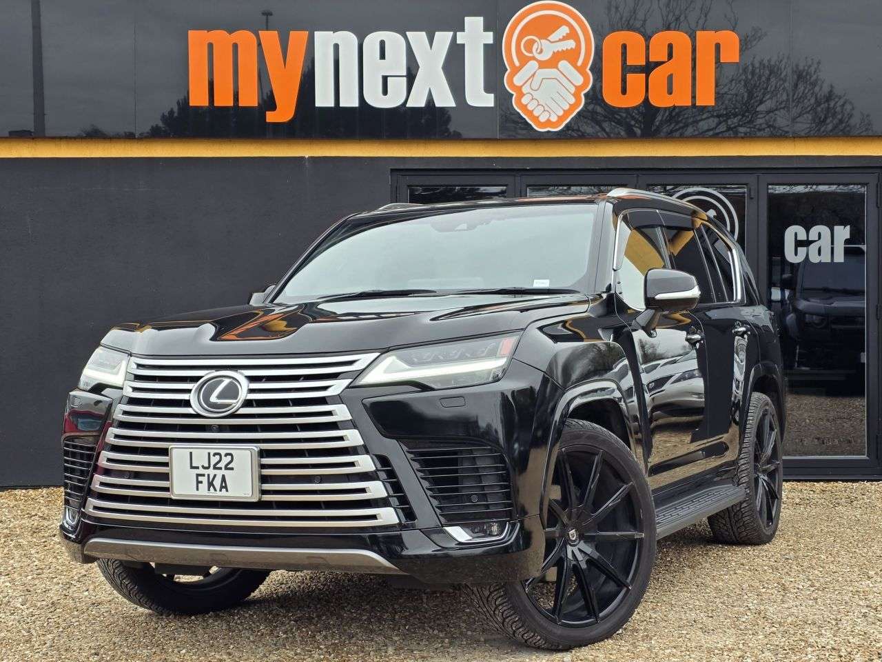 A 2022 LEXUS LX LX 600 3.5 5dr Adaptive Air Suspension/ Apple Car A 2022 LEXUS LX LX 600 3.5 5dr Adaptive Air Suspension/ Apple Car