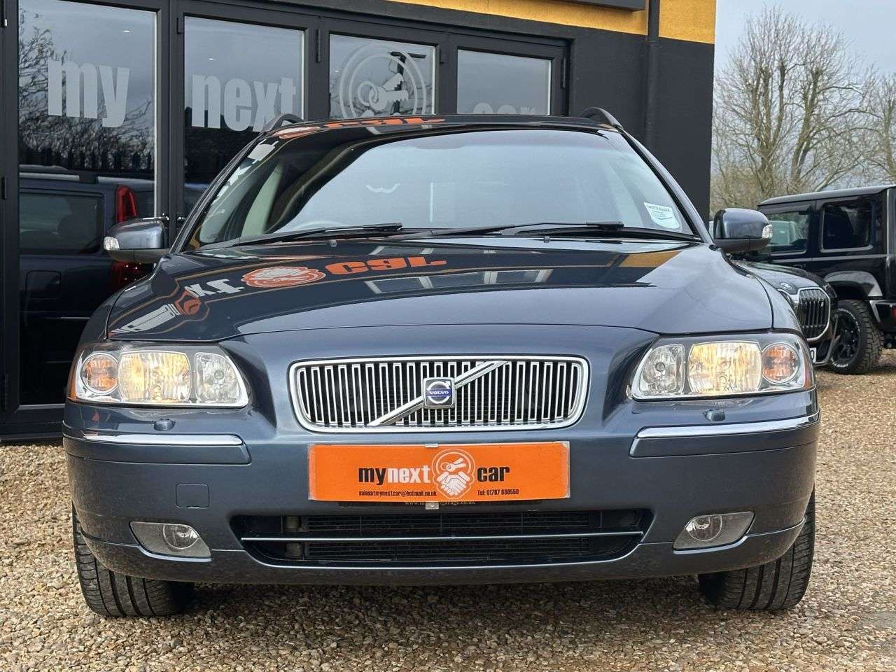 A 2006 VOLVO V70 2.4 SE Estate 5dr Petrol Manual (221 g/km, 170 bhp) 1 OWNER FROM NEW + LEAT A 2006 VOLVO V70 2.4 SE Estate 5dr Petrol Manual (221 g/km, 170 bhp) 1 OWNER FROM NEW + LEAT