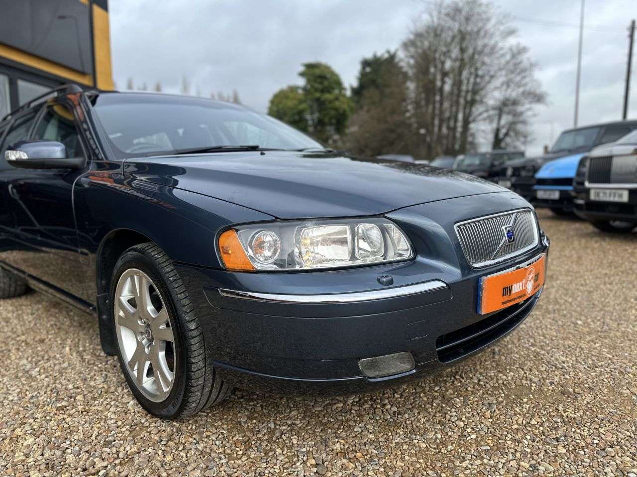A 2006 VOLVO V70 2.4 SE Estate 5dr Petrol Manual (221 g/km, 170 bhp) 1 OWNER FROM NEW + LEAT A 2006 VOLVO V70 2.4 SE Estate 5dr Petrol Manual (221 g/km, 170 bhp) 1 OWNER FROM NEW + LEAT