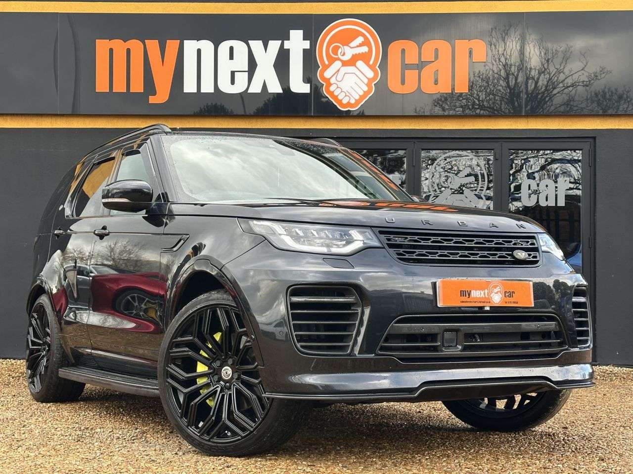 A 2020 LAND ROVER DISCOVERY 3.0 SD V6 HSE SUV 5dr Diesel Auto 4WD Euro 6 (s/s) (306 ps) HUGE SPEC + 23" A 2020 LAND ROVER DISCOVERY 3.0 SD V6 HSE SUV 5dr Diesel Auto 4WD Euro 6 (s/s) (306 ps) HUGE SPEC + 23"