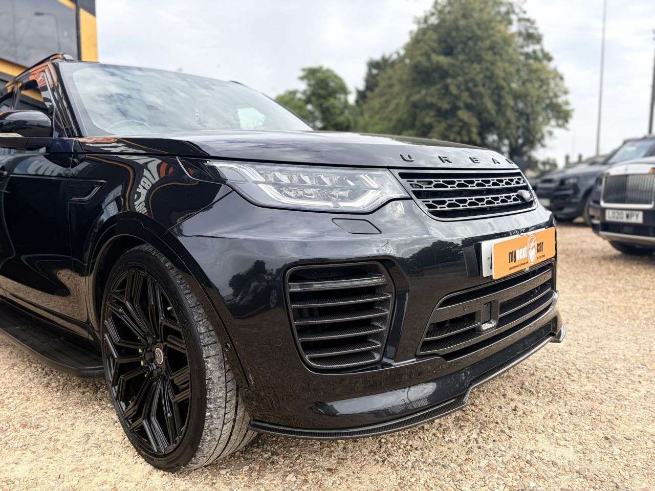 A 2020 LAND ROVER DISCOVERY 3.0 SD V6 HSE SUV 5dr Diesel Auto 4WD Euro 6 (s/s) (306 ps) HUGE SPEC + 23" A 2020 LAND ROVER DISCOVERY 3.0 SD V6 HSE SUV 5dr Diesel Auto 4WD Euro 6 (s/s) (306 ps) HUGE SPEC + 23"