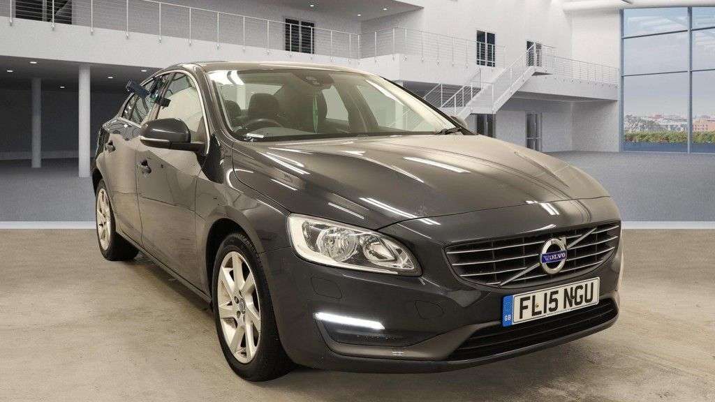 A 2015 VOLVO S60 2.0 D4 SE Saloon 4dr Diesel Manual Euro 6 (s/s) (181 ps) CRUISE CONTROL/ALL A 2015 VOLVO S60 2.0 D4 SE Saloon 4dr Diesel Manual Euro 6 (s/s) (181 ps) CRUISE CONTROL/ALL