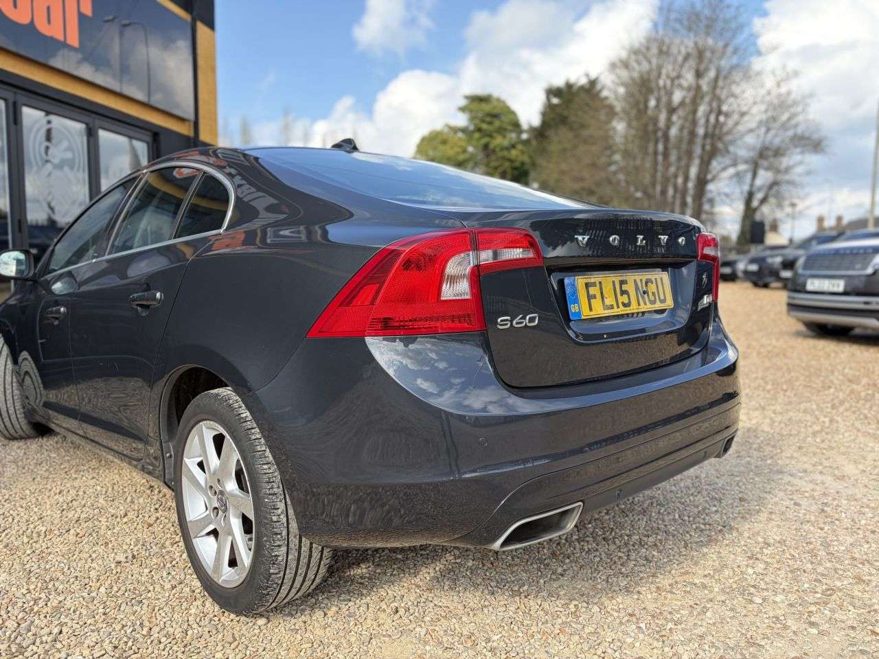 2015 VOLVO S60 2015 VOLVO S60