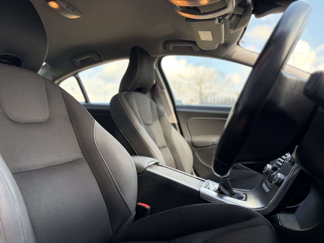 2015 VOLVO S60 2015 VOLVO S60