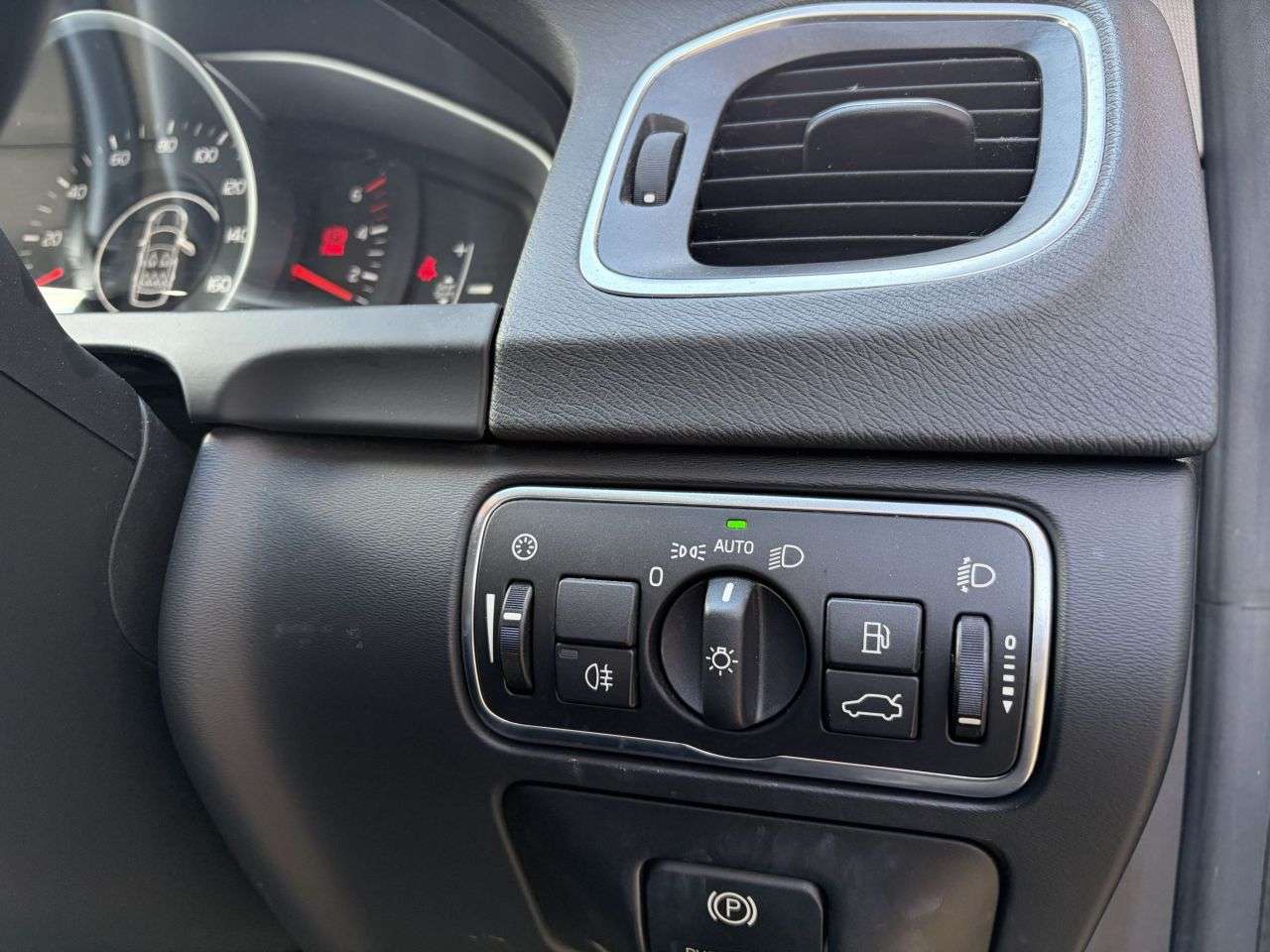 2015 VOLVO S60 2015 VOLVO S60