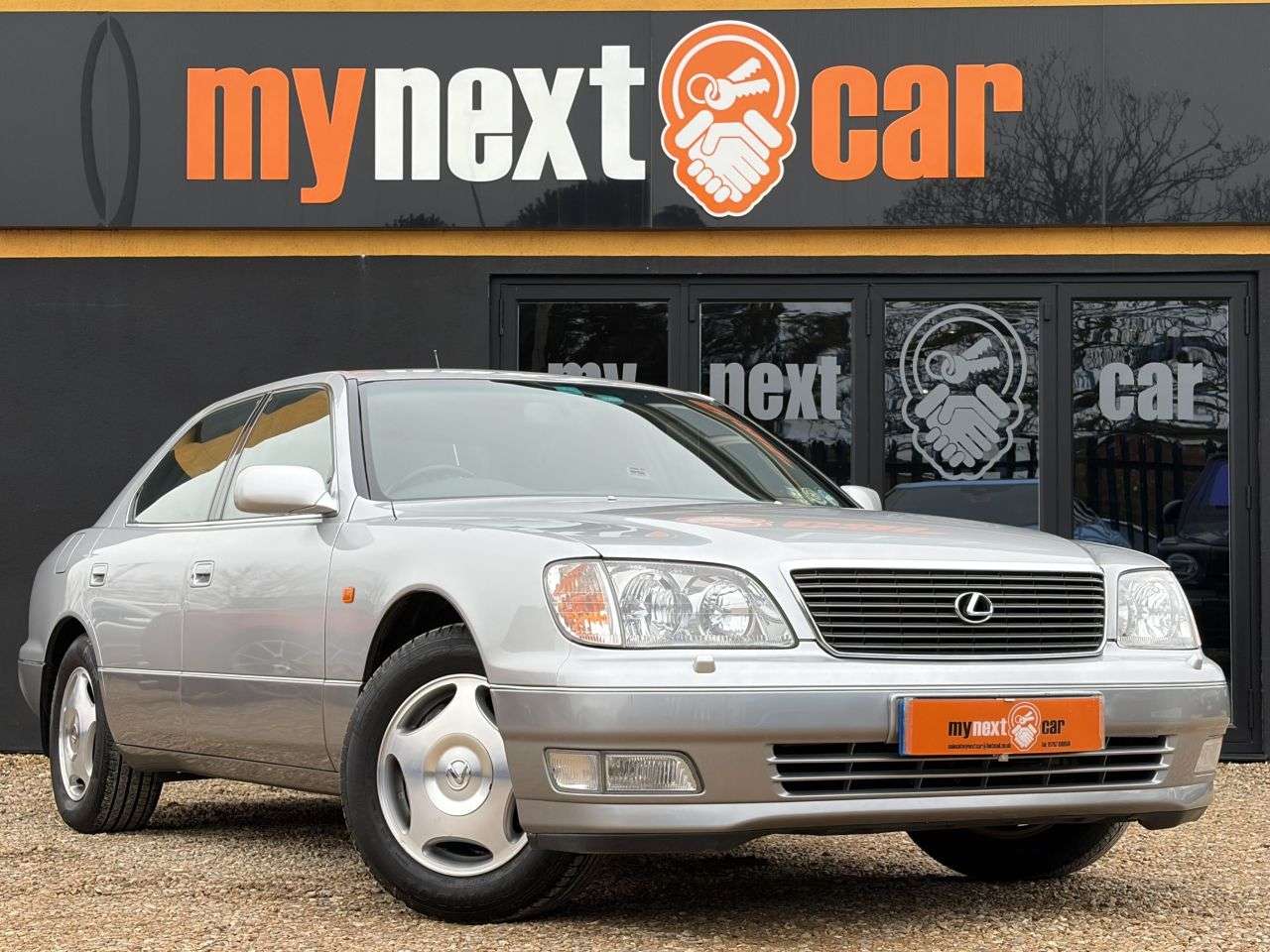 A 1998 LEXUS LS 400 4.0 400 4dr FULL LEATHER + SAT NAV + AIRCON A 1998 LEXUS LS 400 4.0 400 4dr FULL LEATHER + SAT NAV + AIRCON