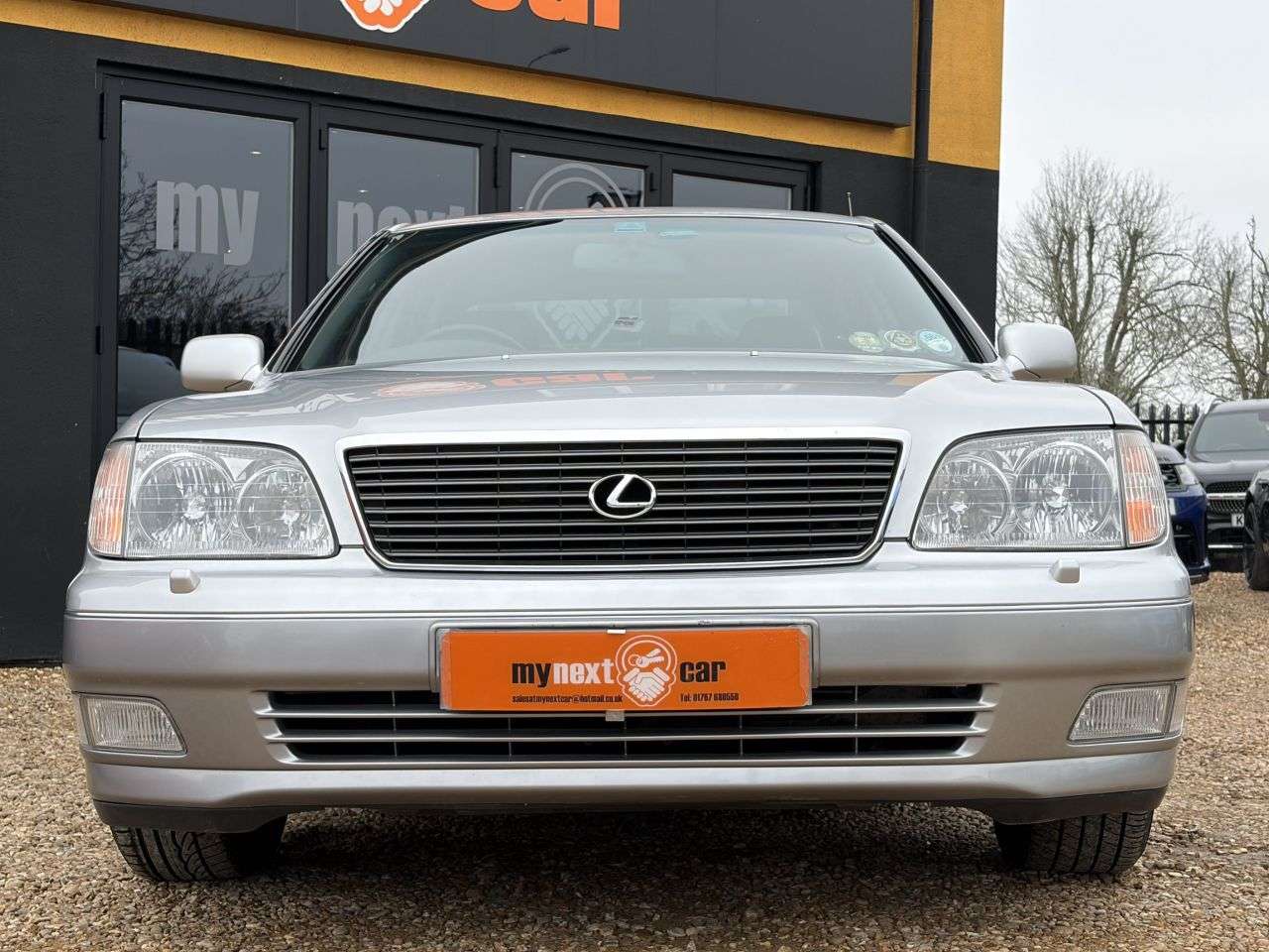 A 1998 LEXUS LS 400 4.0 400 4dr FULL LEATHER + SAT NAV + AIRCON A 1998 LEXUS LS 400 4.0 400 4dr FULL LEATHER + SAT NAV + AIRCON